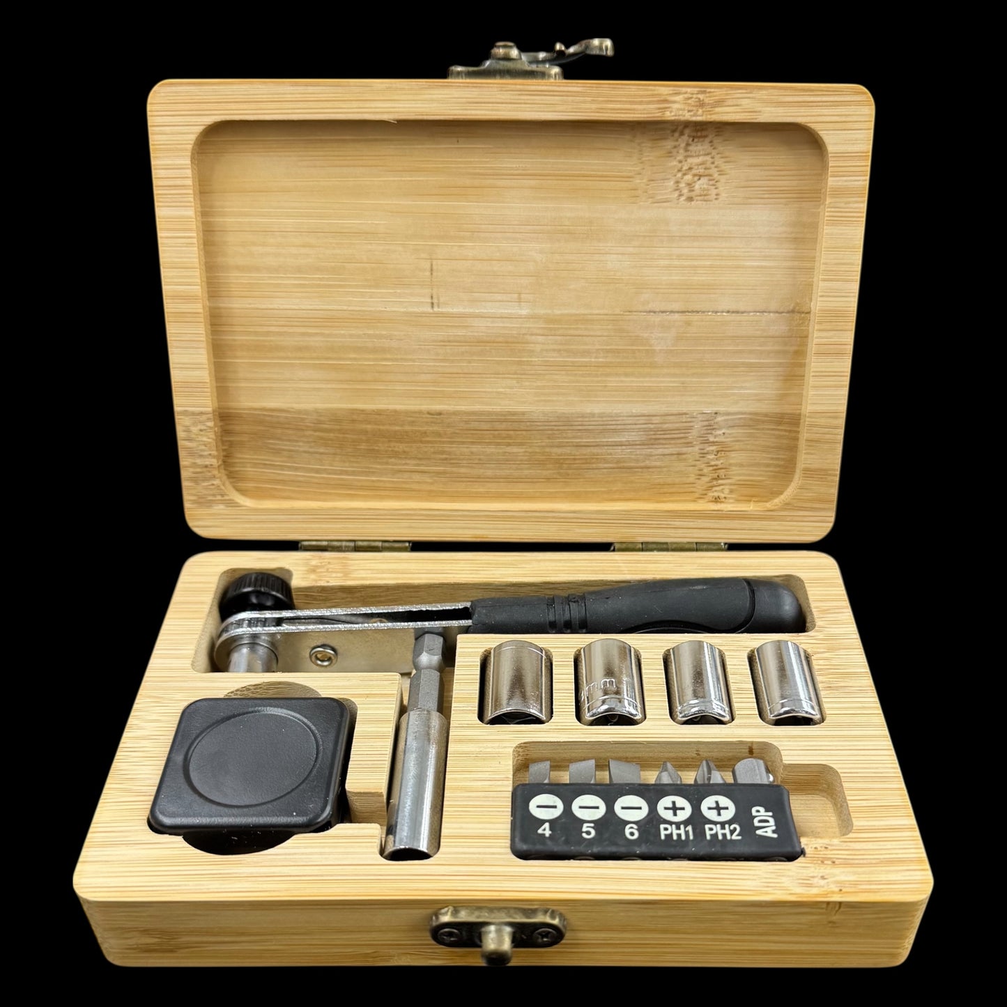 Set alata s gravurom