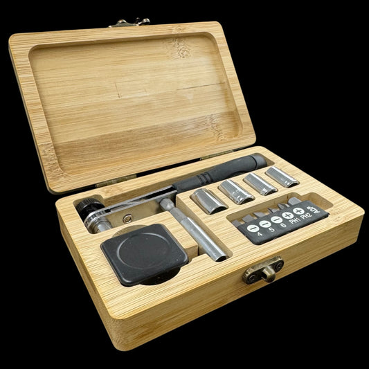 Set alata s gravurom